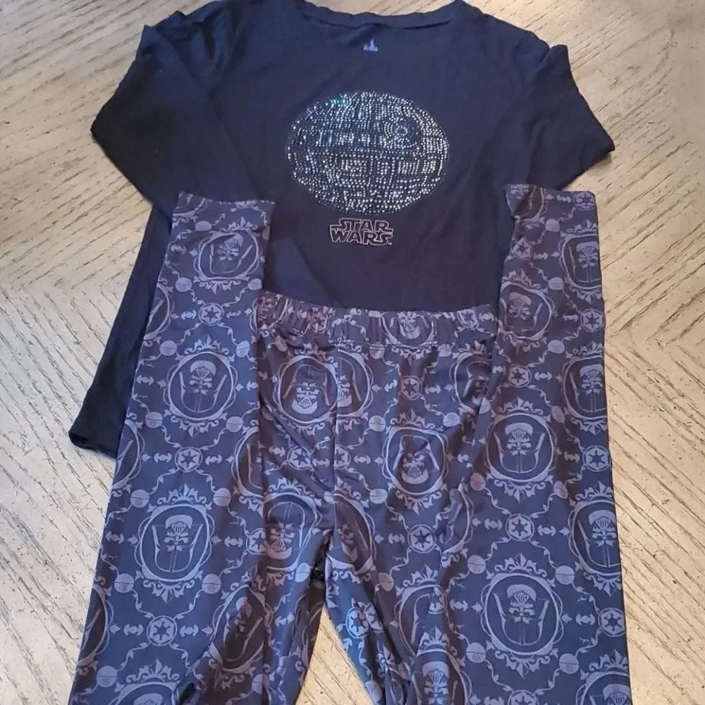 XS Star wars long sleeve top and leggings set.